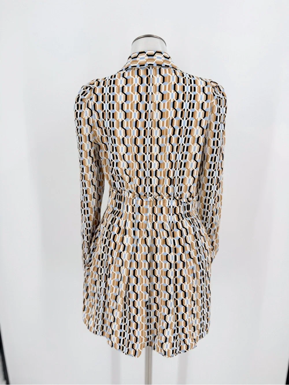 Maje Geometric Print Long-Sleeve Shirt Dress in Beige, Black, and White